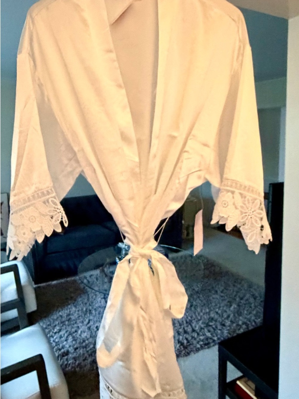 Birdy Grey White Lace-Trim Short Robe - Picture 4 of 5
